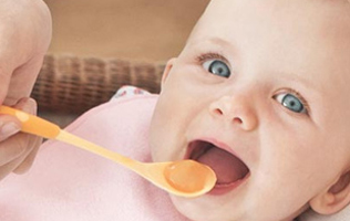 [Translate to Français:] baby nutrition