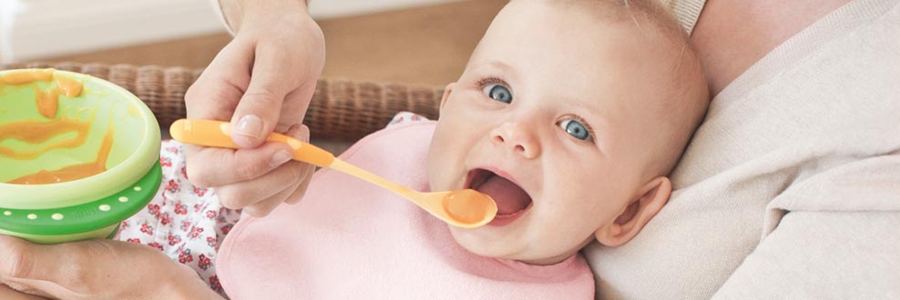 [Translate to Français:] learning to eat and drink