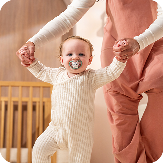 [Translate to French (Reborn):] Baby with soother